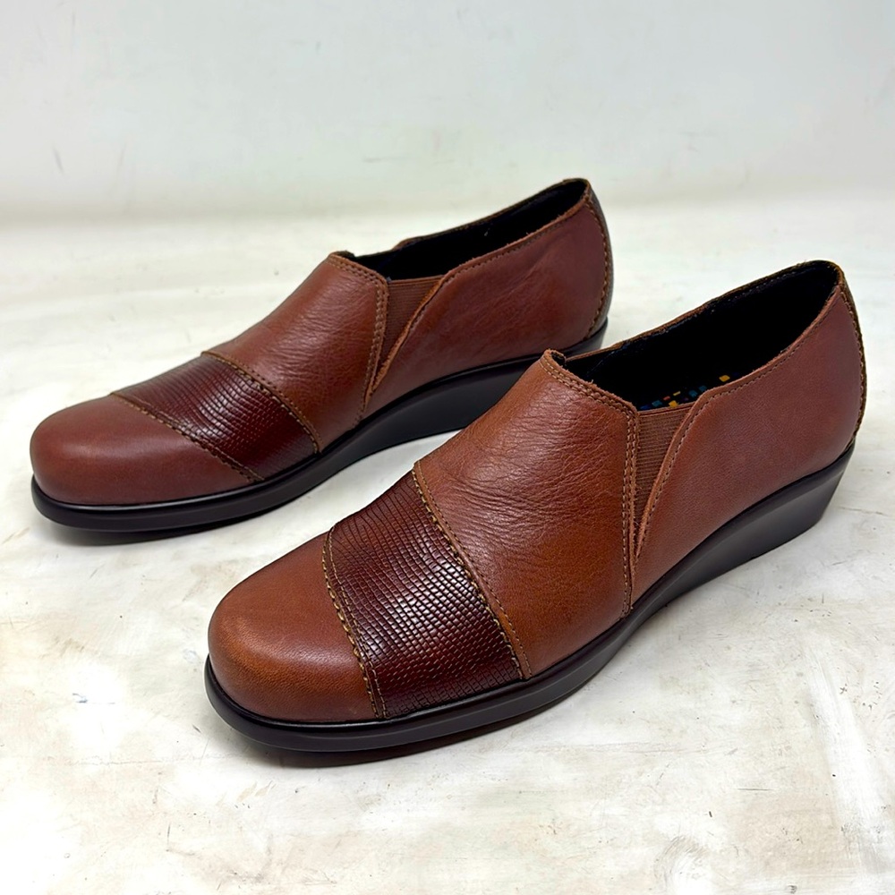 SAS Nora Auburn Brown Lizard Cap Toe Side Gores Slip on Wedge Shoes size 8